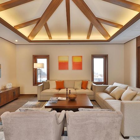 Camphortree Hotel And Resort Jeju Bagian luar foto