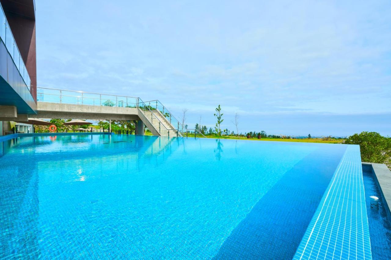 Camphortree Hotel And Resort Jeju Bagian luar foto
