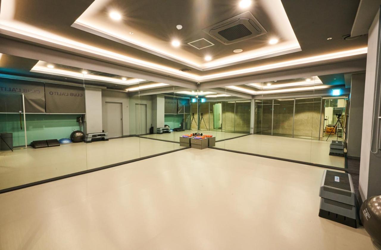 Camphortree Hotel And Resort Jeju Bagian luar foto