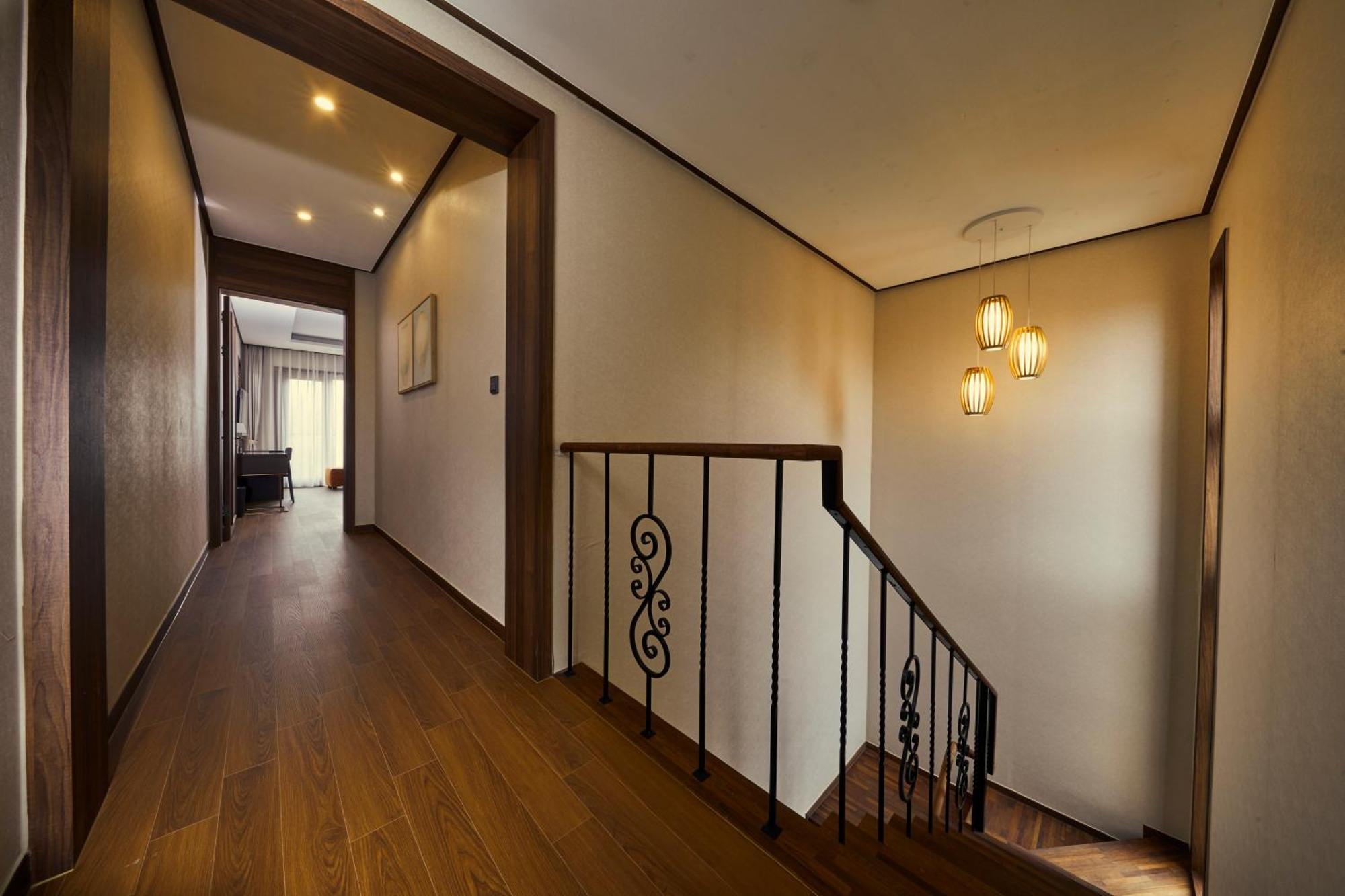 Camphortree Hotel And Resort Jeju Bagian luar foto