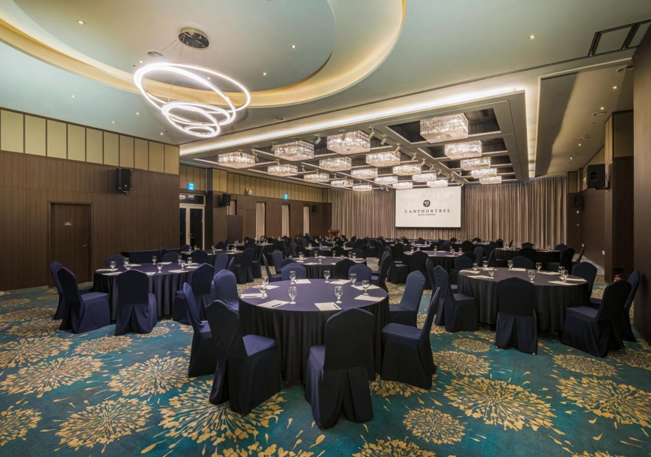 Camphortree Hotel And Resort Jeju Bagian luar foto