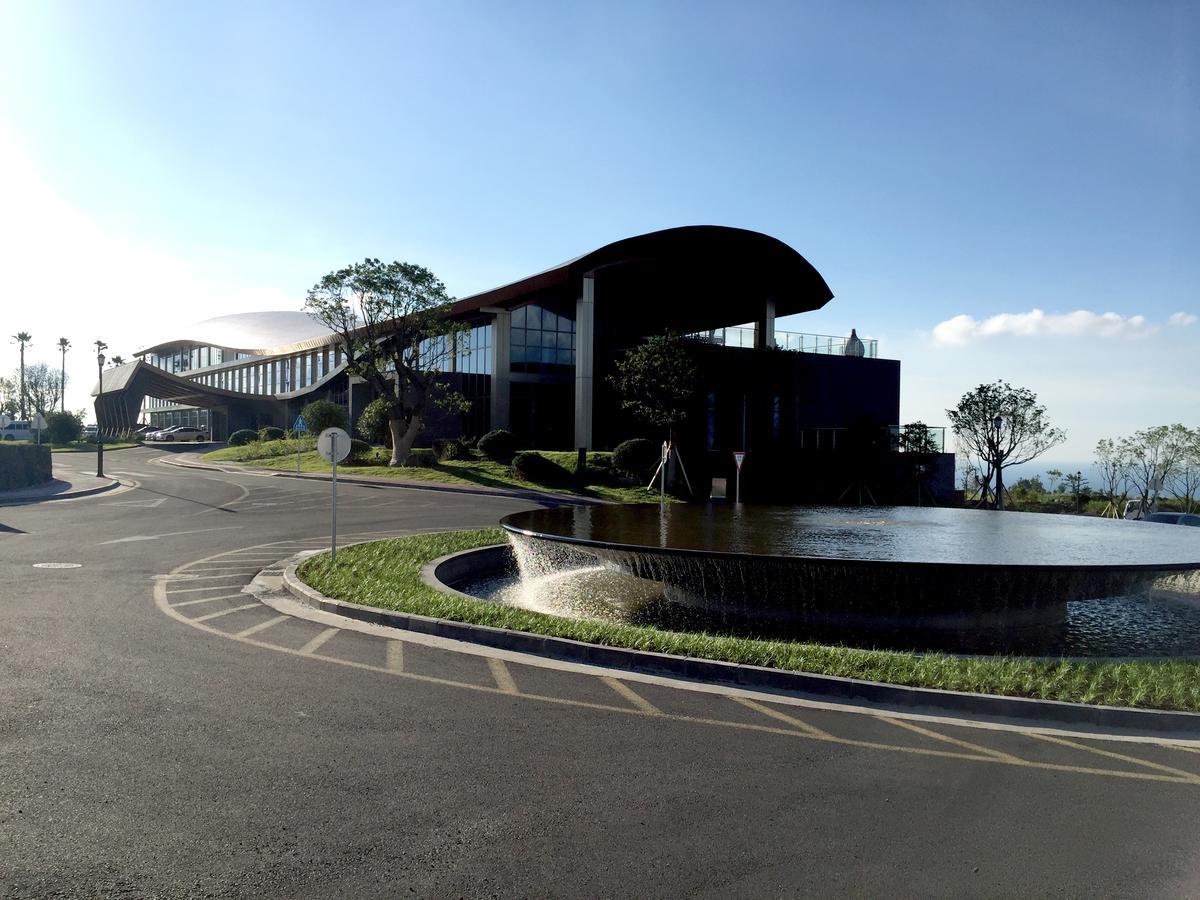 Camphortree Hotel And Resort Jeju Bagian luar foto