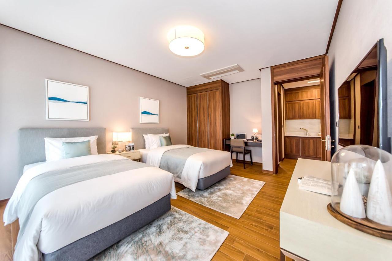 Camphortree Hotel And Resort Jeju Bagian luar foto