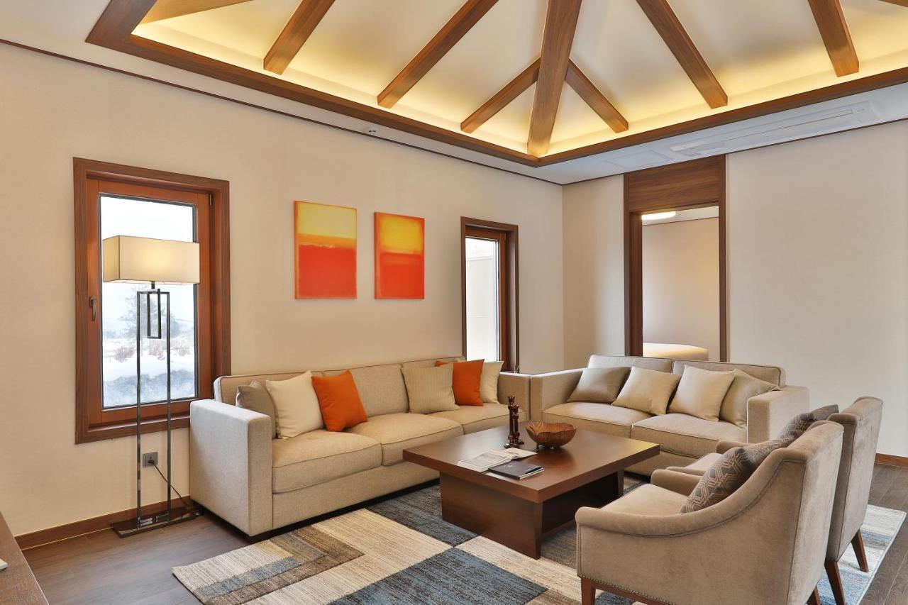Camphortree Hotel And Resort Jeju Bagian luar foto