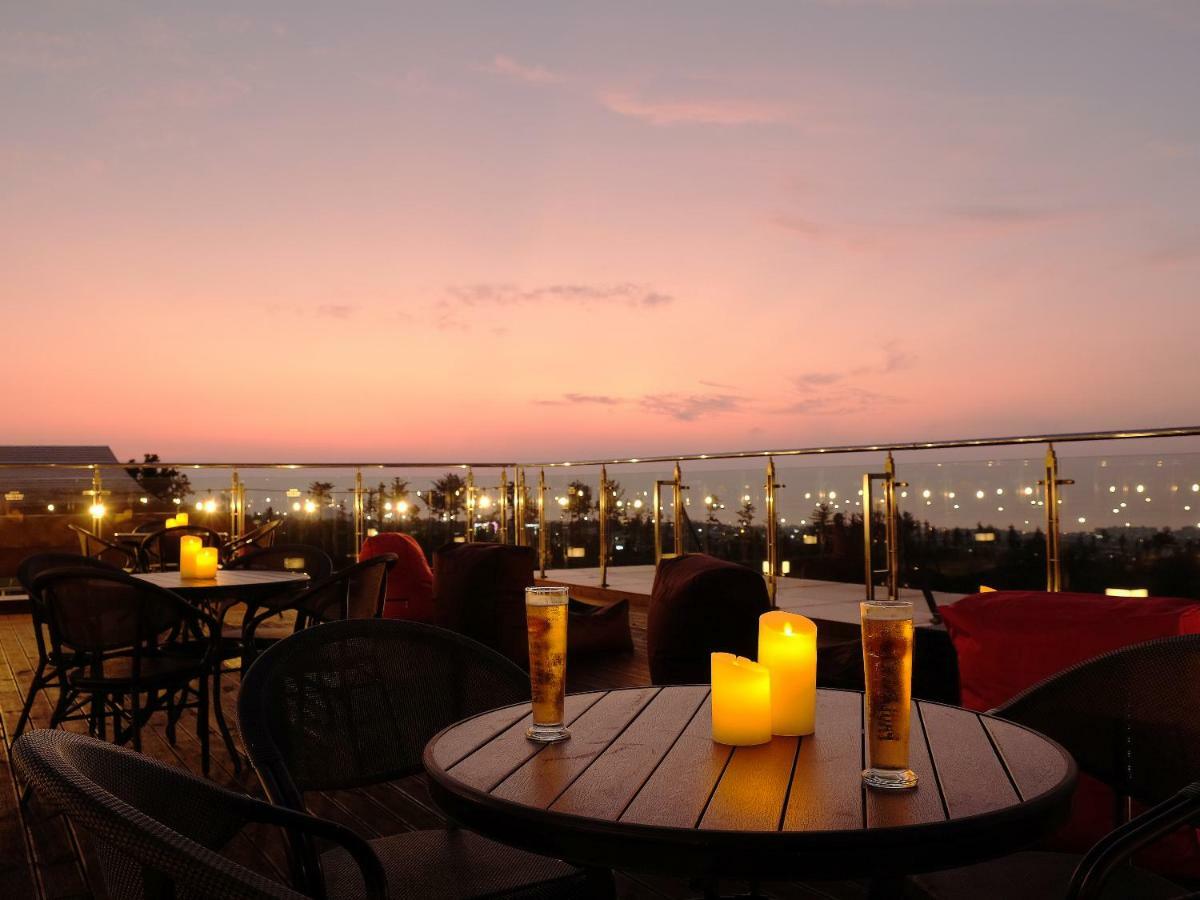 Camphortree Hotel And Resort Jeju Bagian luar foto