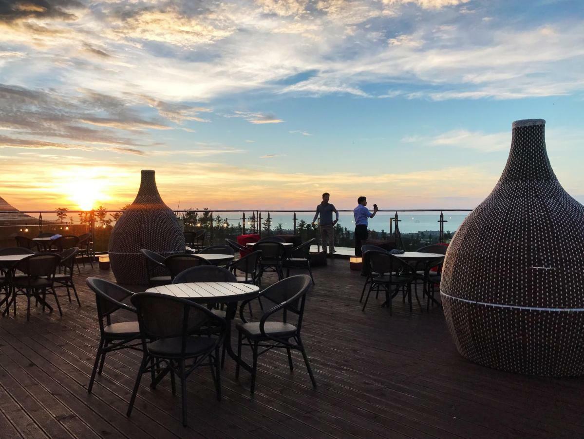 Camphortree Hotel And Resort Jeju Bagian luar foto